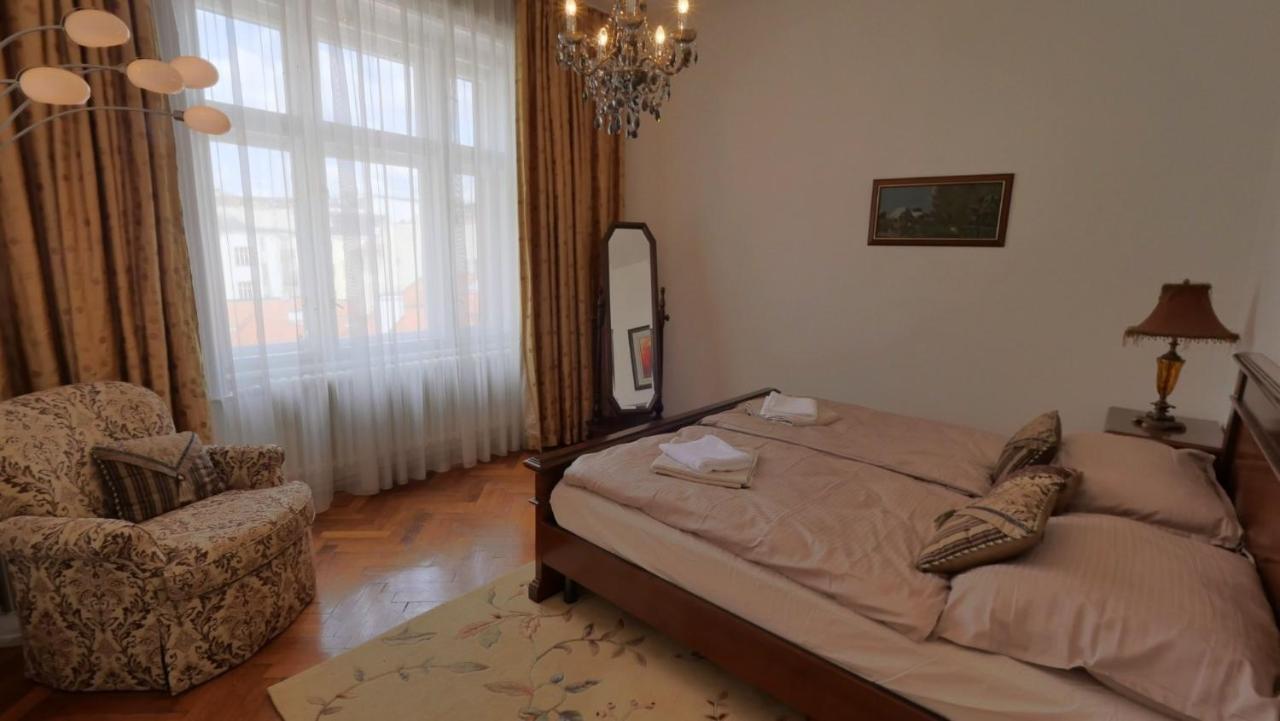 Velky 3I Apartman V Centre Mesta Братислава Екстер'єр фото