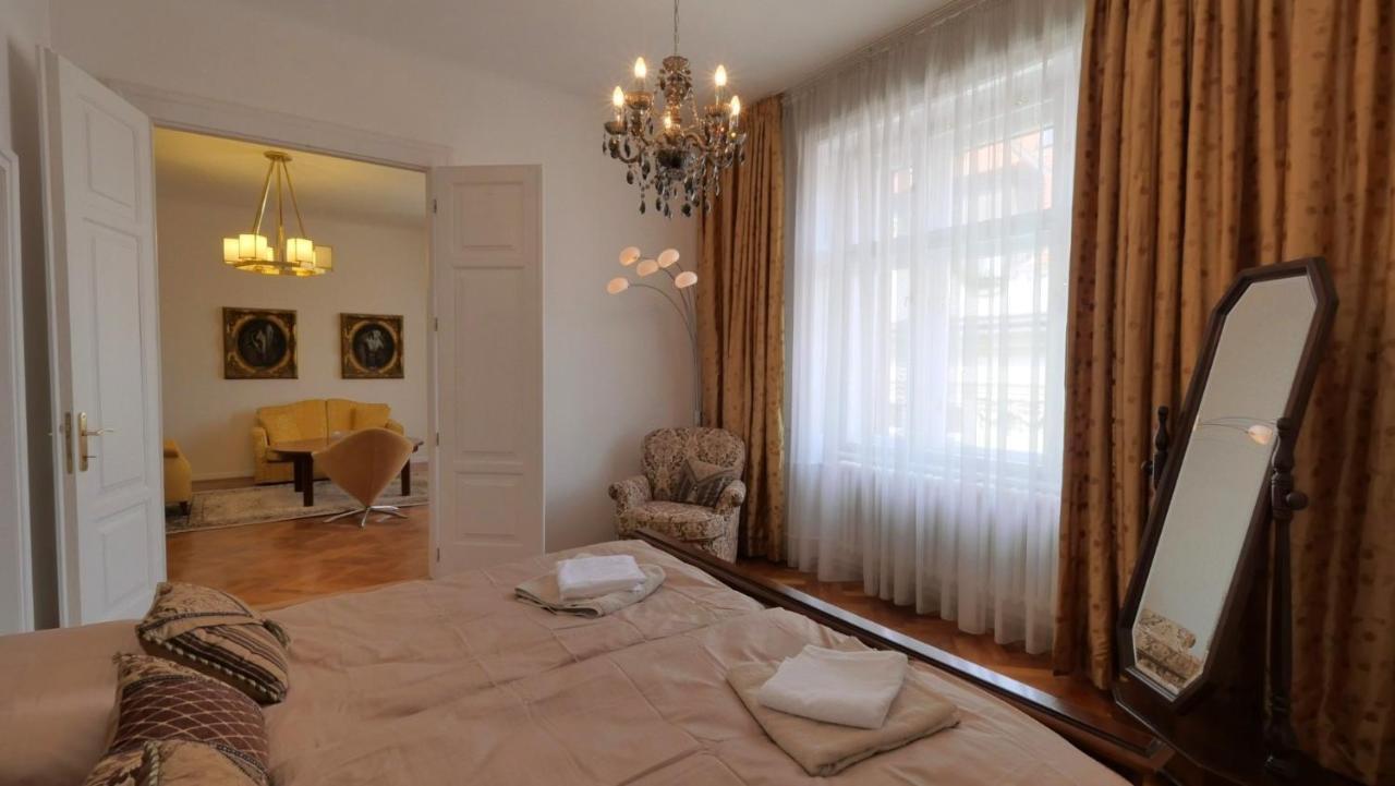 Velky 3I Apartman V Centre Mesta Братислава Екстер'єр фото