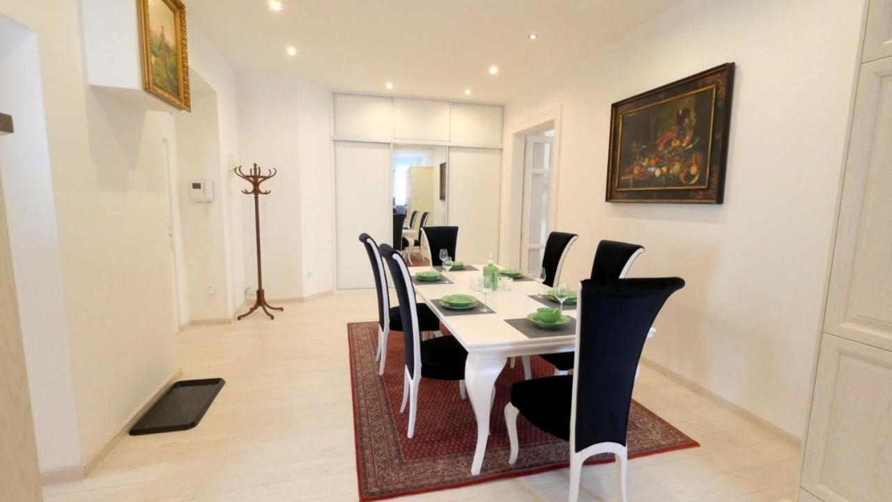 Velky 3I Apartman V Centre Mesta Братислава Екстер'єр фото