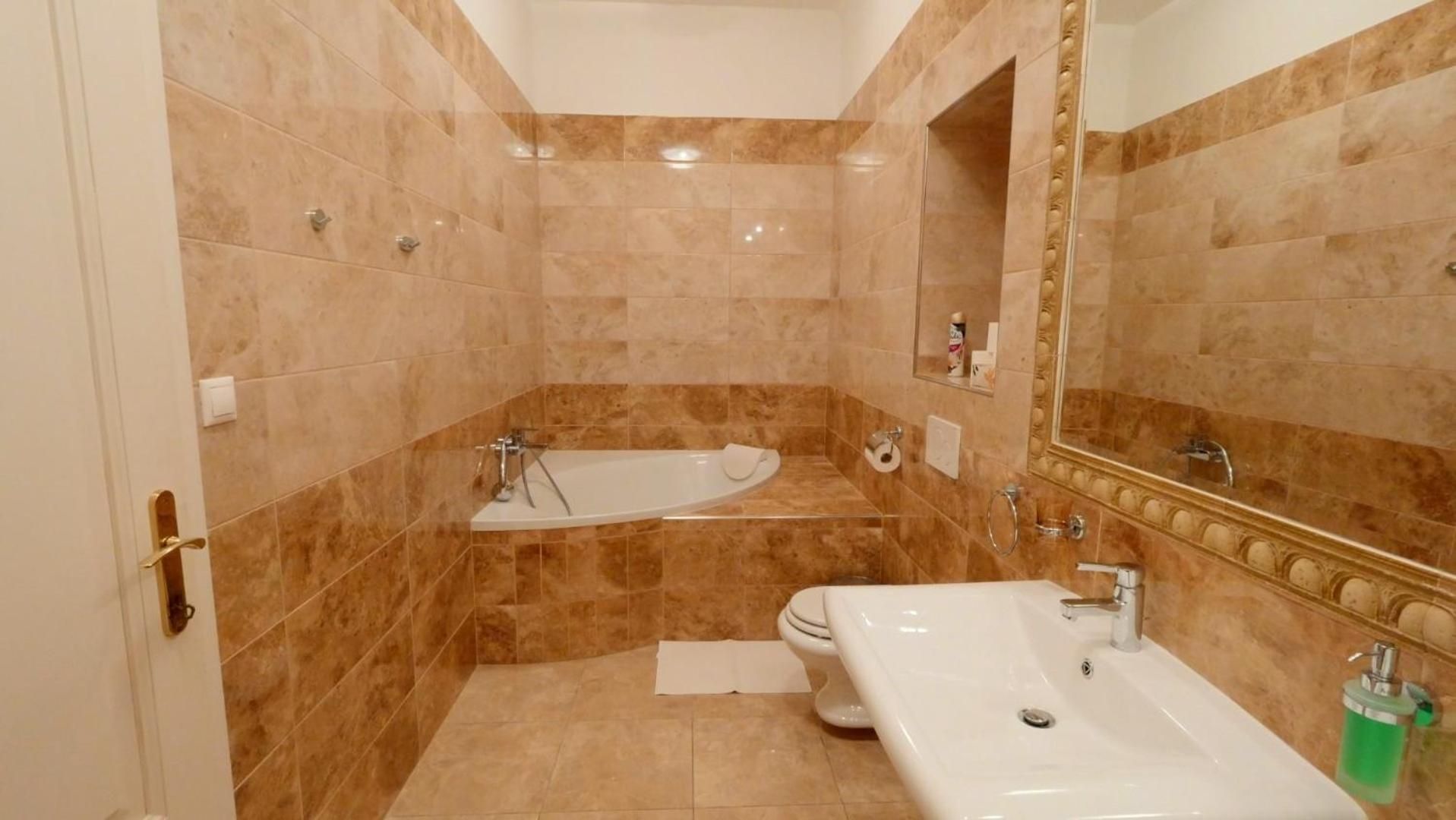 Velky 3I Apartman V Centre Mesta Братислава Екстер'єр фото